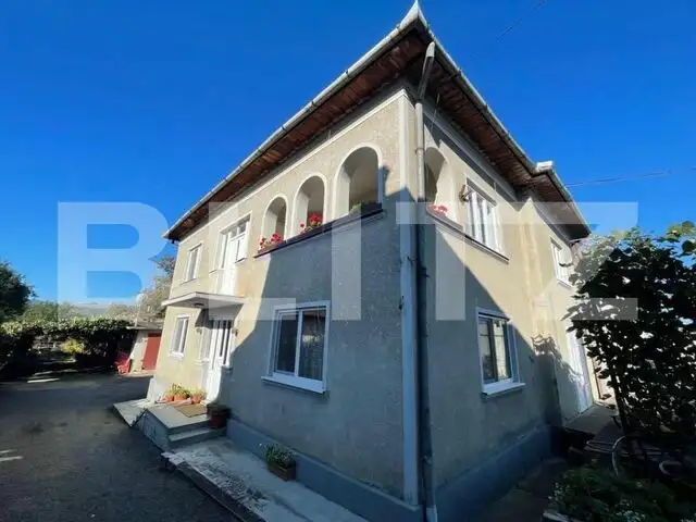 Casa individuala + anexa si gospodarie , 247 mp , 3 nivele, 1669 gradina, Gilau 