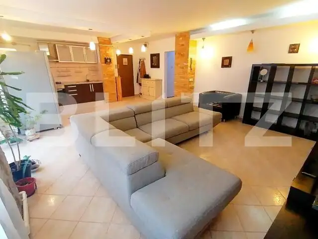 Apartament de 3 camere, centrală termică, prima închiriere, strada Dezrobirii