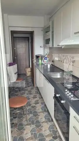 Garsoniera decomandata cu balcon, zona Bulevardul Mihai Viteazu