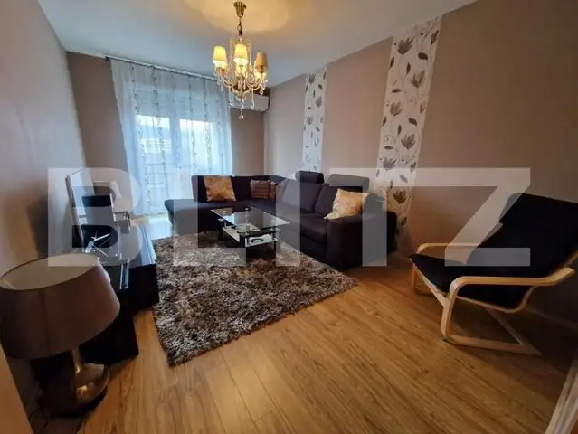 Apartament cu 2 camere, 61 mp, zona Cetate