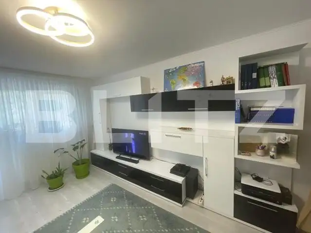 Apartament 3 camere decomandat, 68 mp, Craiovita, zona Orizont