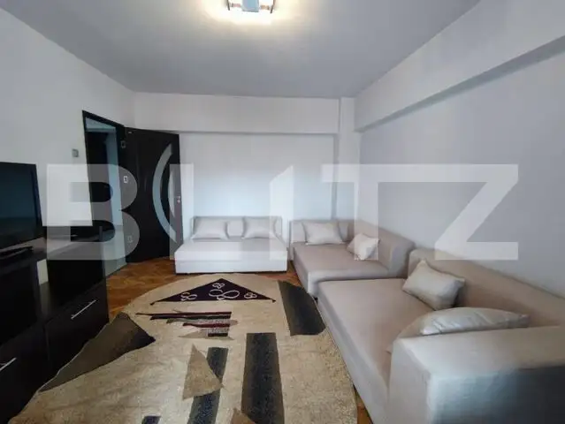 Apartament 3 camere decomandat, zona Centrul Vechi