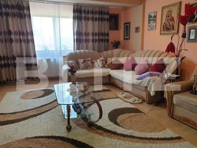 Apartament 3 camere, 82mp, etaj intermediar, zona Piață Burdujeni