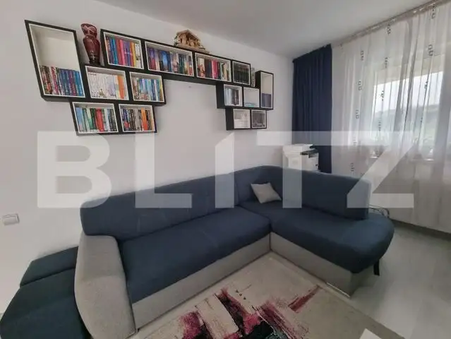 Apartament 3 camere decomandate, etaj intermediar, zona Restaurantului Regal