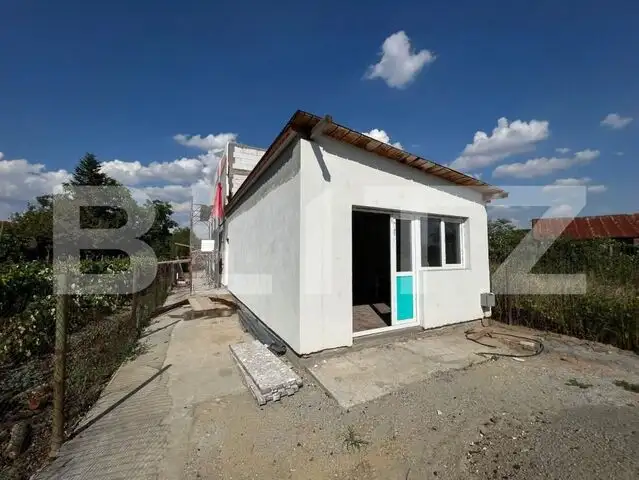 Casa P + 1 de 100 mp utili, cu 300 mp teren in zona Preajba
