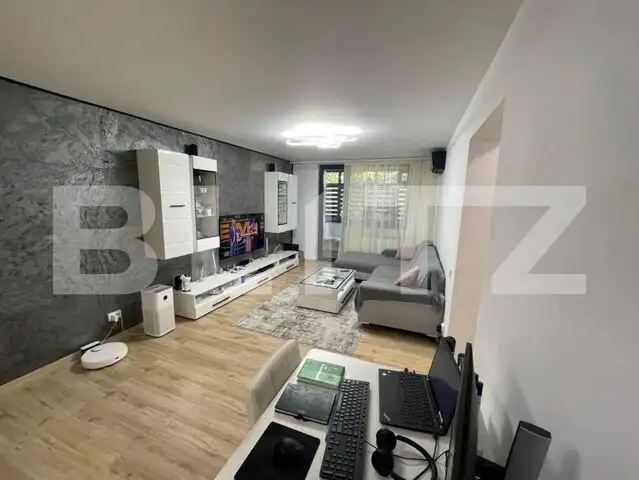 Apartament 2 camere, decomandat, 52 mp, zona Piata mare