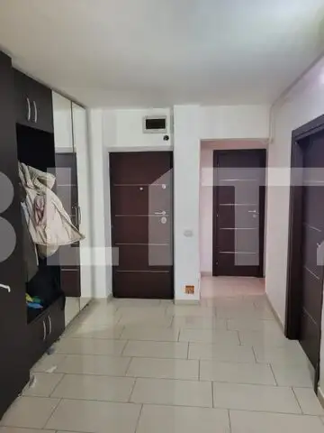 Apartament 4 camere, etaj intermediar , centru Dorohoi