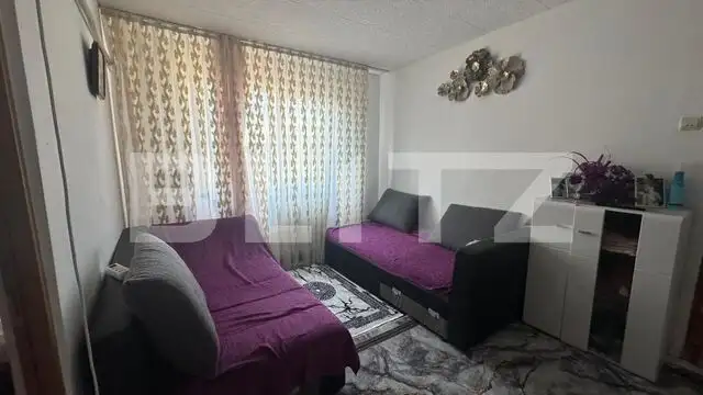 Apartament, 2 camere, semidecomandat, cartier Tiglari