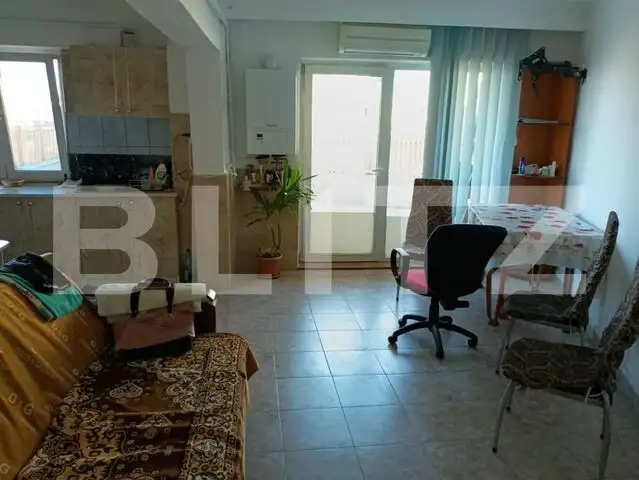 Apartament, 2 camere, decomandat, zona Sub Cetate