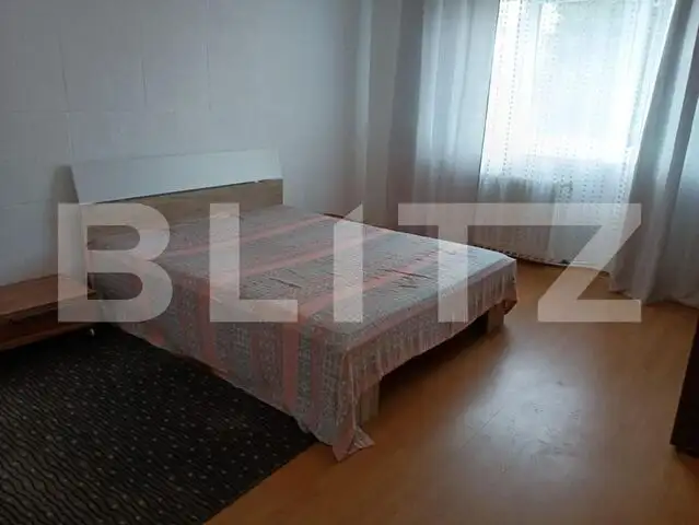 Apartament, 2 camere, decomandat, zona Cetate