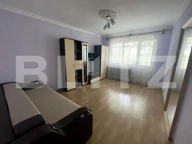 Apartament 3 camere,  72 mp - zonă Centrală 