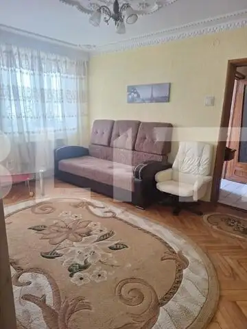 Apartament 2 camere, 50 mp, etaj intemediar, lift,  zona Liceului Petru Rareș