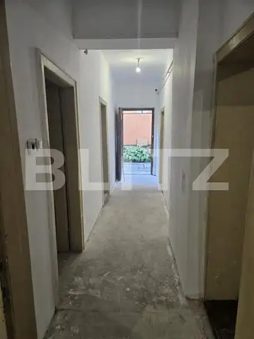 Apartament 3 camere decomandat la casa, zona Trei Stejari