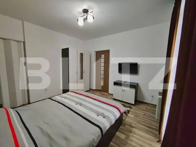 Apartament de 2 camere, balcon, centrala termica, zona Bariera!