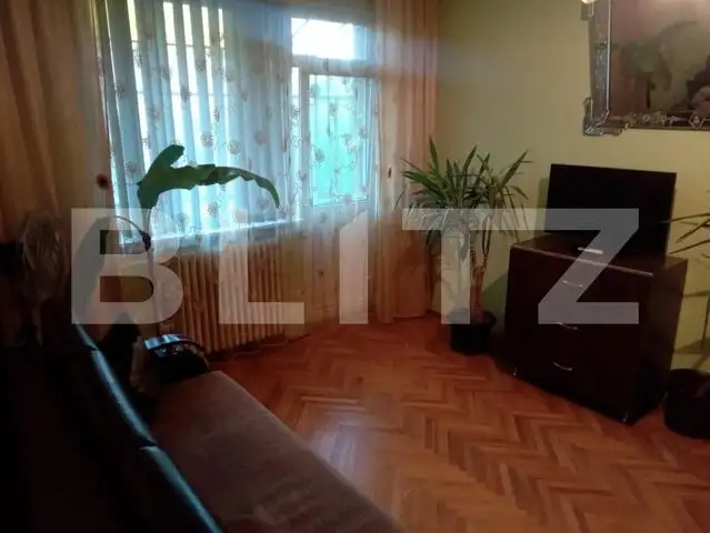 Apartament 3 camere, 56mp