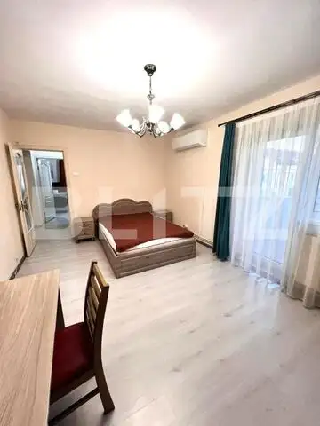 Apartament cu 2 camere, decomandat, etaj intermediar, Zorilor