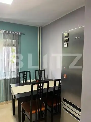 Anunț Vânzare Apartament 3 Camere Decomandat - Zona Rogerius etaj 2