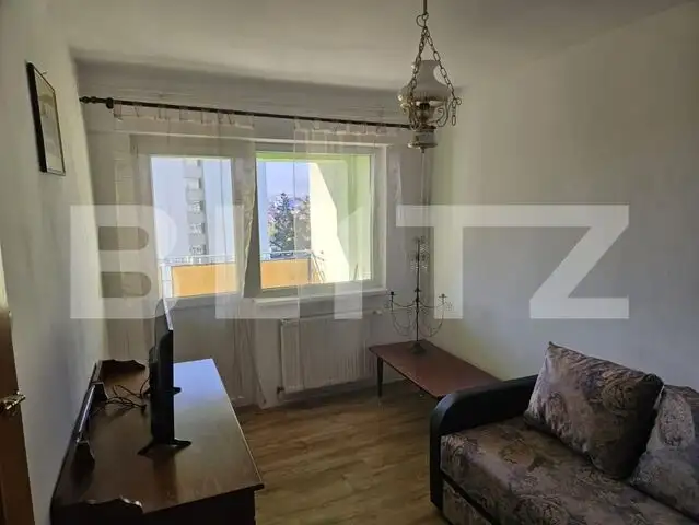 Apartament cu 3 camere decomandat