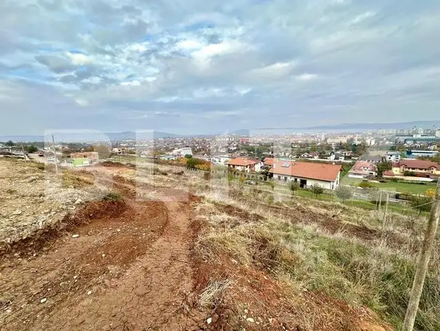 Teren intravilan cu priveliste panoramica, 1068 mp, zona-Skit