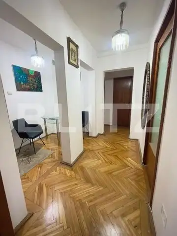 Apartament cu 4 camere decomandat 