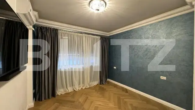 Apartament de 4 camere pe 2 niveluri, curte, 2 locuri de parcare, Ultracentral