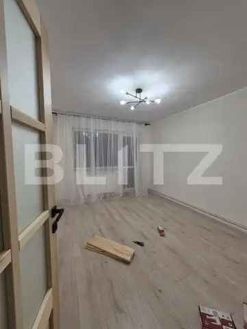 Apartament de 4 camere Semidecomandat, etaj intermediar, Zona Pod Calvaria 