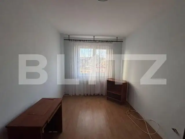 Apartament cu 3 camere, decomandat, 64 mp, zona-Manastur