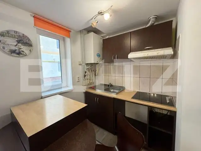 Apartament 2 camere, dispus pe 2 nivele, 40 mp, zona Stefan cel Mare