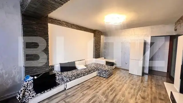 Apartament 3 camere, decomandat, parcare, zona Calea Severinului