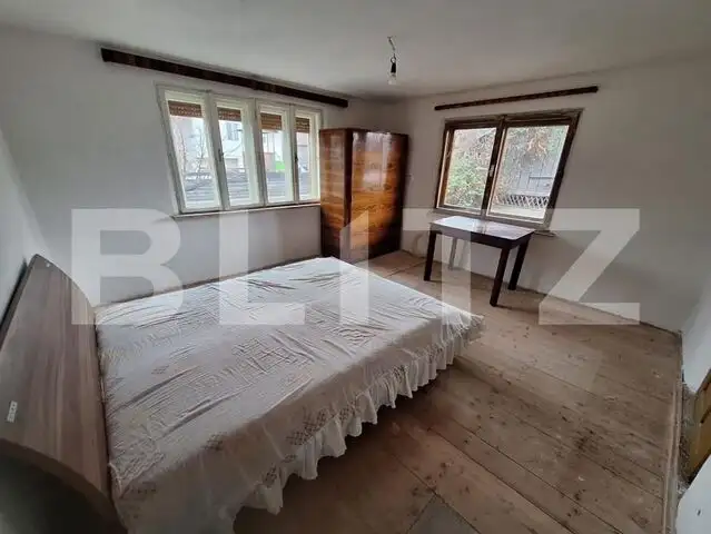 Casa individuala, 2 camere, 85 mp, zona Cugir