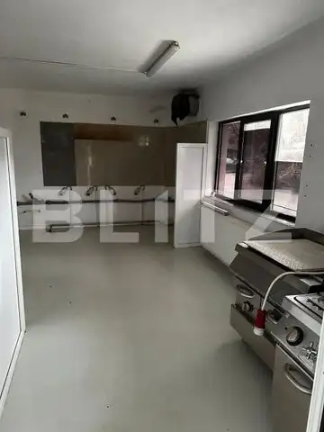 Spatiu comerical, 5 incaperi, 80.5 mp, zona Bariera Valcii