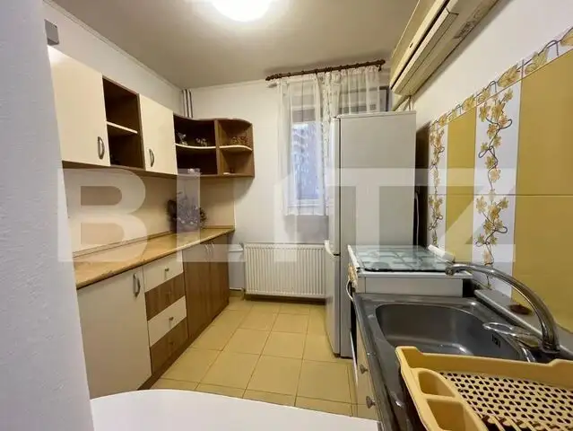 Apartament 2 camere decomandat, 50 mp, etaj 1, zona Rogerius