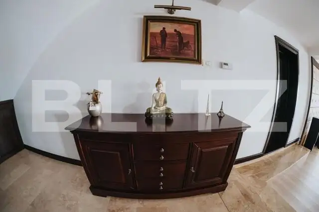 Vila exclusivistă de vânzare, 6 camere, 450 mp, zona Nufarul