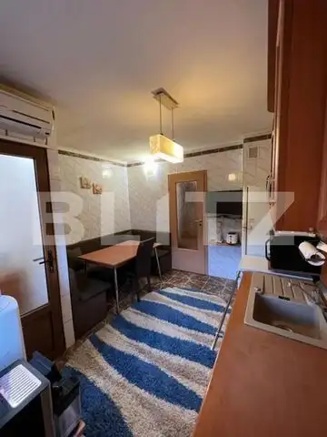 Apartament cu 4 camere decomandat, 79,46 mp,  zona Sara