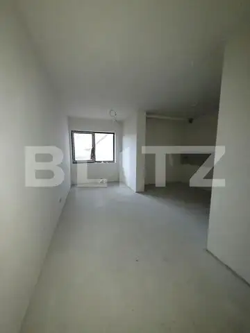 Apartament de vanzare, 3 camere, semidecomandat, bloc nou, zona Pod IRA