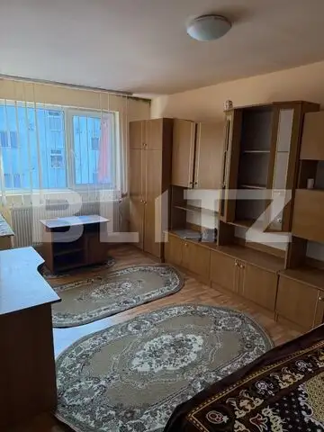 Apartament de închiriat, 2 camere semidecomandate, 44 mp, balcon, zona Mănastur