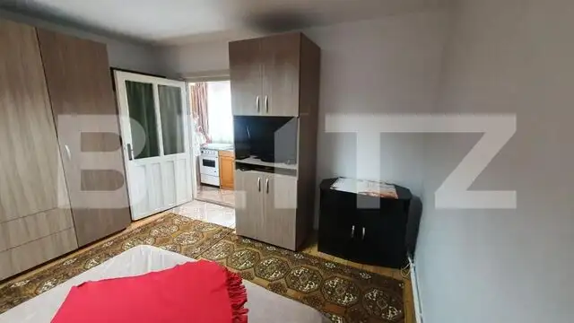 Apartament la casa, 2 camere, decomandat, zona semicentrala