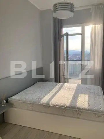 Apartament 3 camere, 53 mp, semidecomandat, cu parcare subterana, zona Centrala