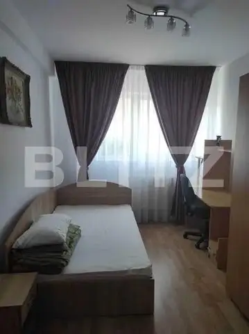 Apartament 3 camere, parcare, zona Zorilor