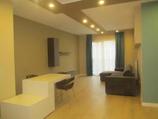Apartament cu 3 camere, 75 mp, zona Platinia Residence
