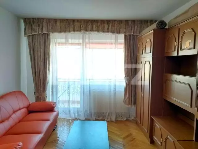 Apartament 3 camere, 75 mp, decomandat, zona Profi