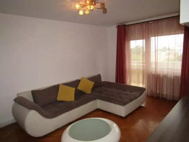 Apartament 3 camere decomandate, 67 mp, garaj, zona UMF