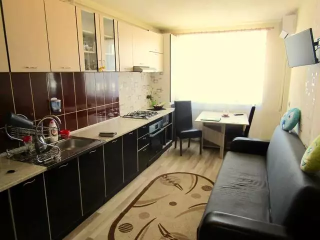 Apartament de vanzare, 2 camere, 40 mp, zona VIVO!