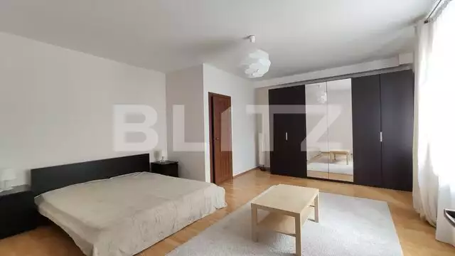 Apartament cu 3 camere, 80 mp, imobil nou, AC, Central