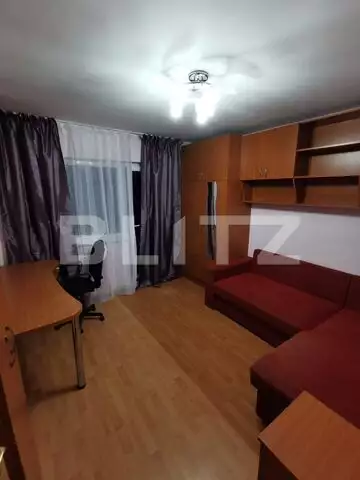 Apartament cu 3 camere, decomandat, 70 de mp, cu loc de parcare, zona Aurel Vlaicu