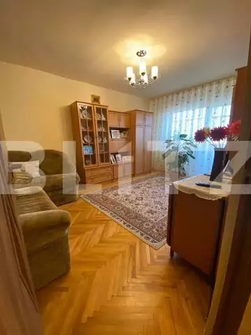 Apartament cu 3 camere, zona Aurel Vlaicu!