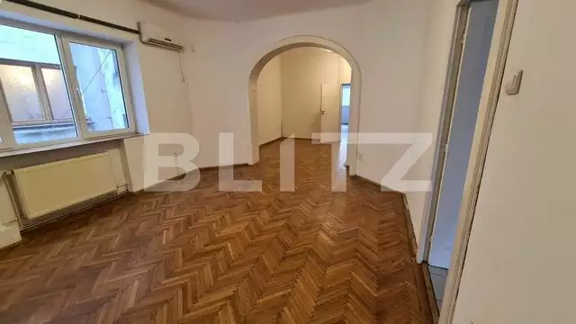 Apartament de 6 camere, ultracentral, foarte spatios