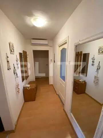 Apartament de 4 camere, decomandat, in Lapus