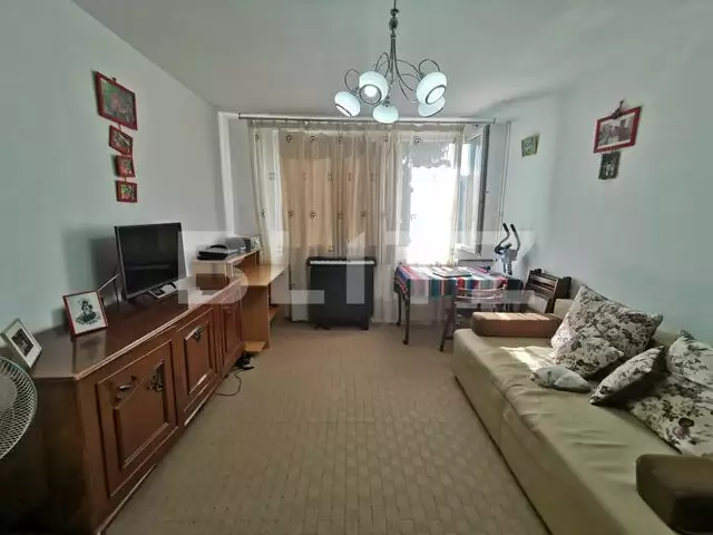 Apartament de 3 camere, 61 mp, la 2 minute de metroul Valea Ialomiței