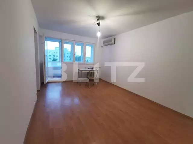 Apartament de 3 camere semidecomandat, 61 mp, zona R